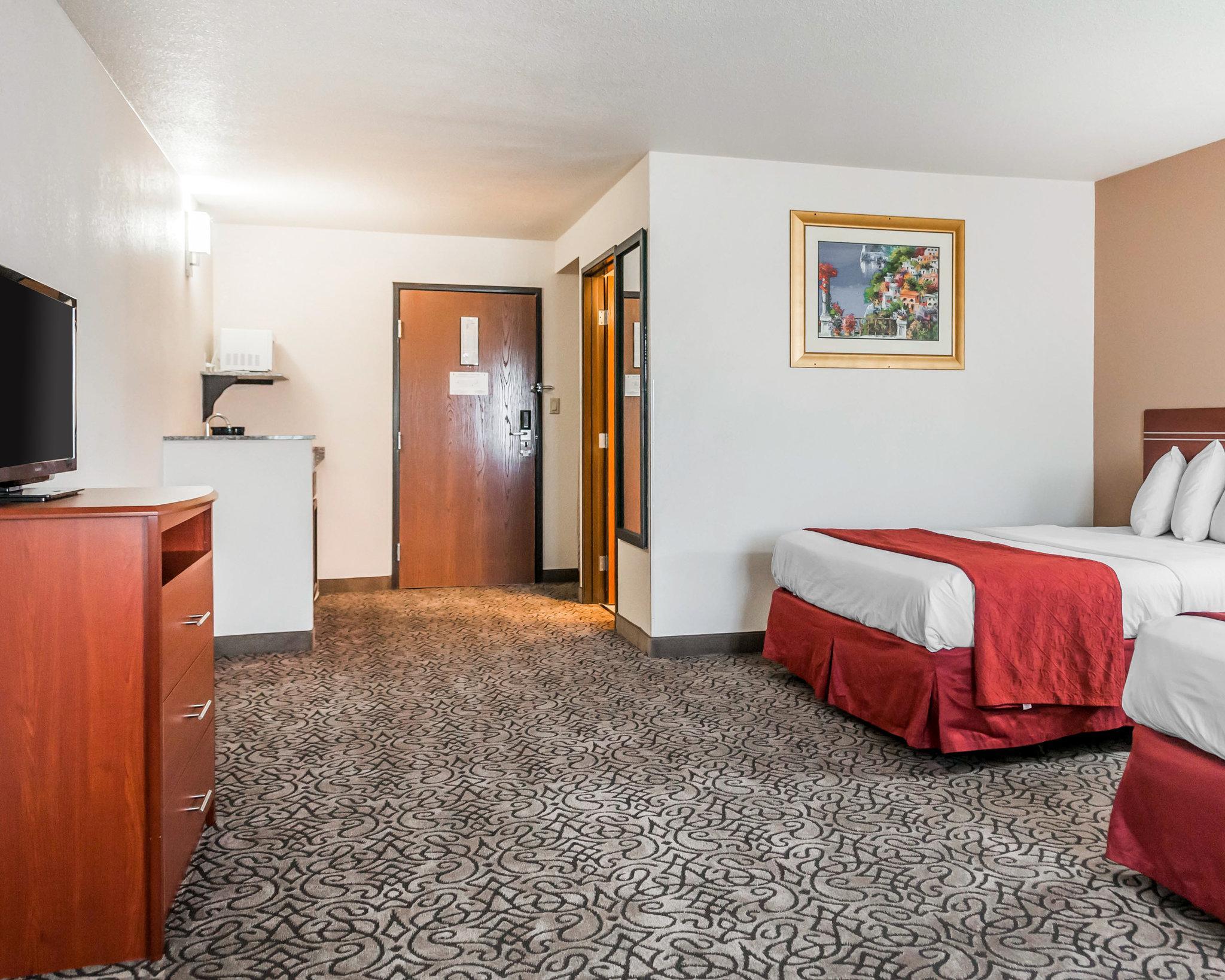 Comfort Inn & Suites Pueblo Exteriör bild
