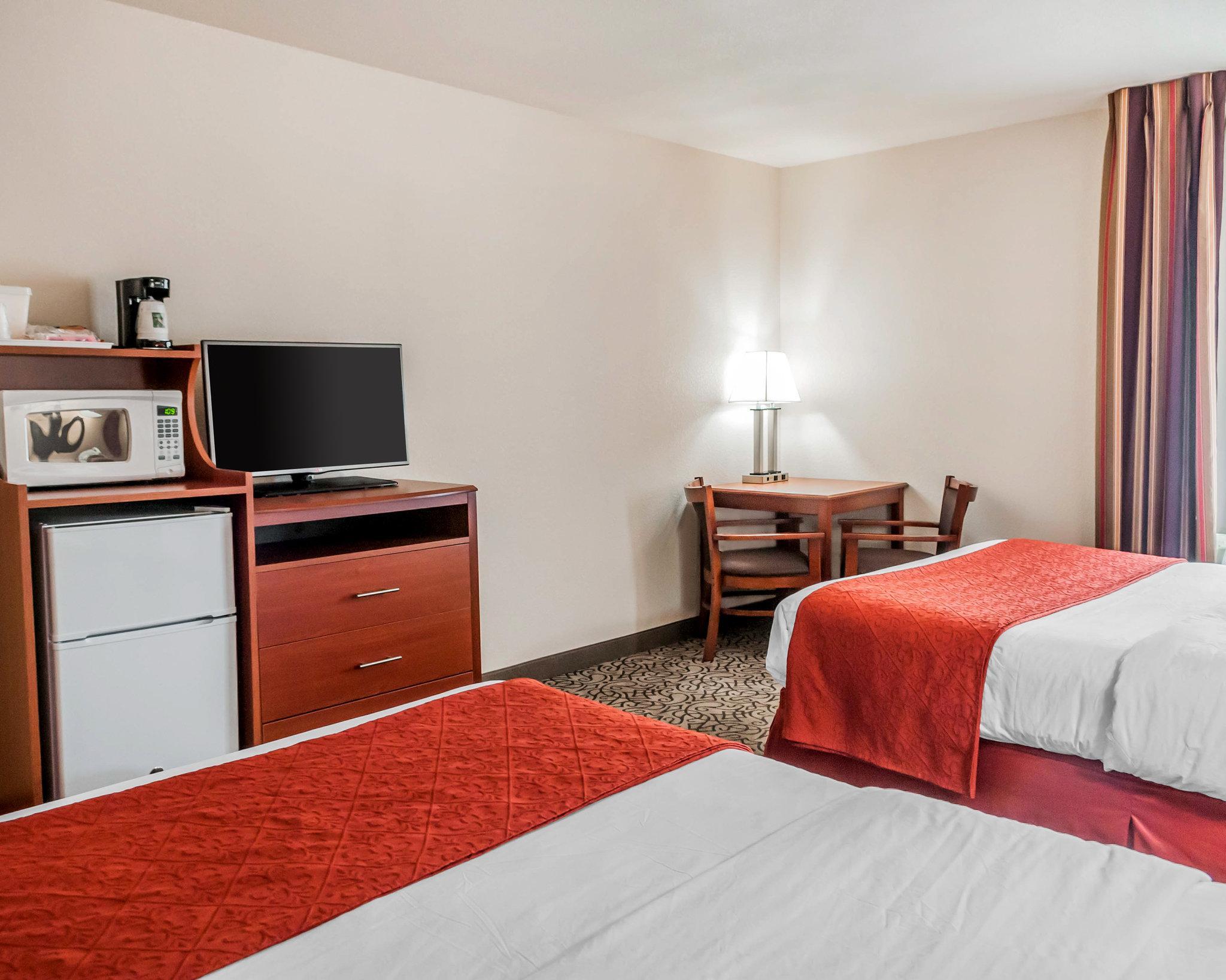 Comfort Inn & Suites Pueblo Exteriör bild
